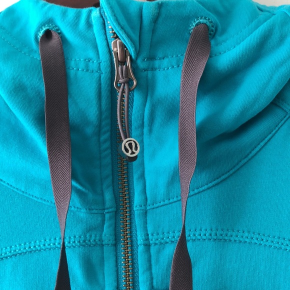 Size 4 Lululemon jacket - Picture 2 of 5